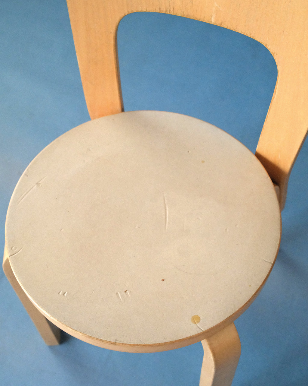 Chair 66 with beige seat, Alvar Aalto, Artek