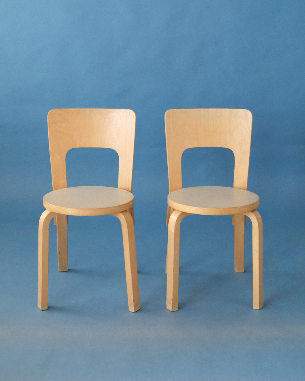 Chair 66 with beige seat, Alvar Aalto, Artek