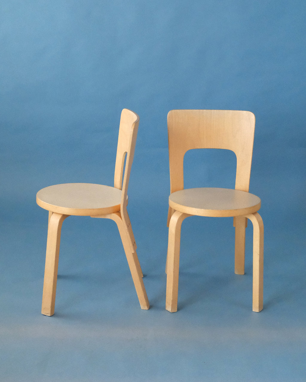 Chair 66 with beige seat, Alvar Aalto, Artek