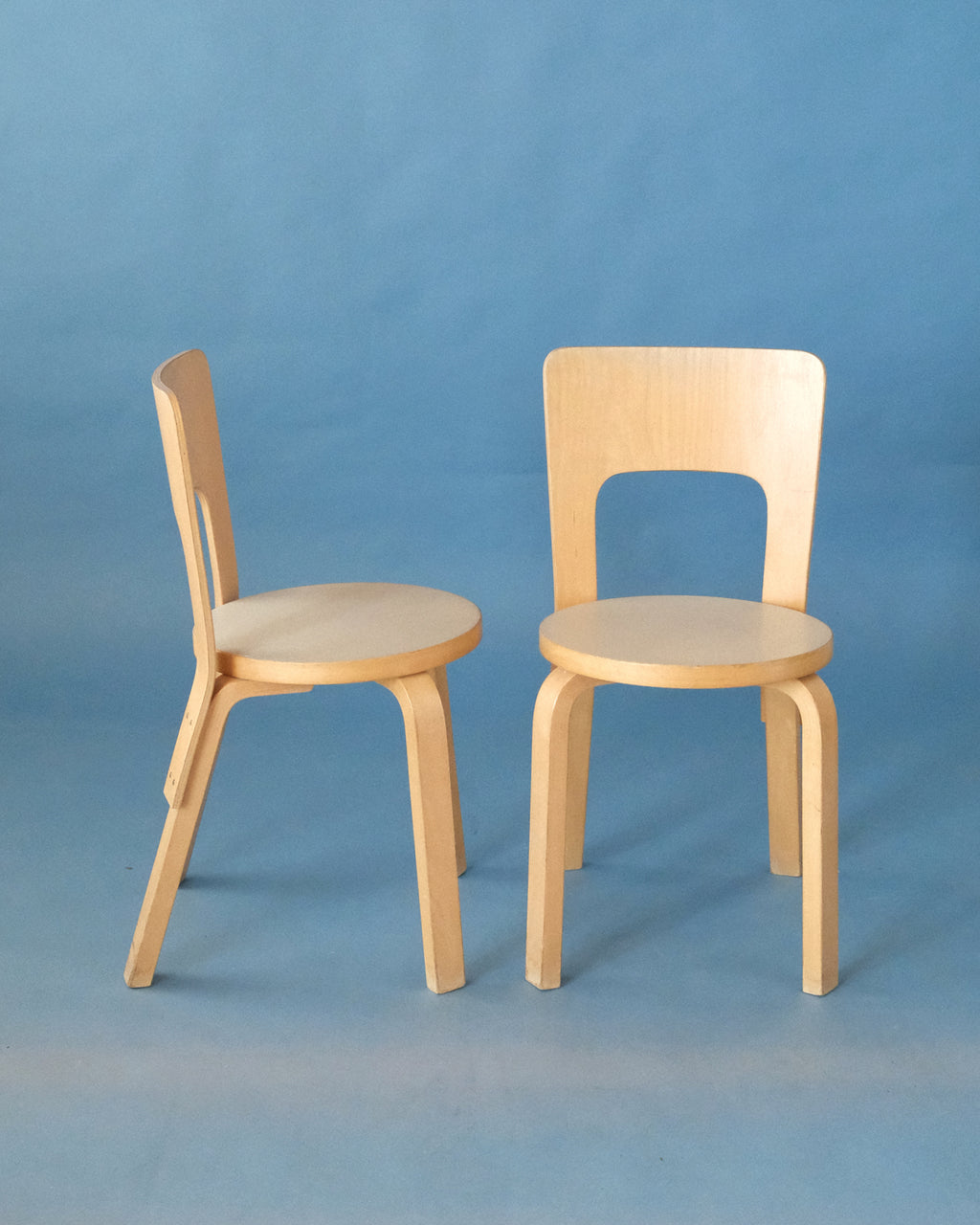 Chair 66 with beige seat, Alvar Aalto, Artek