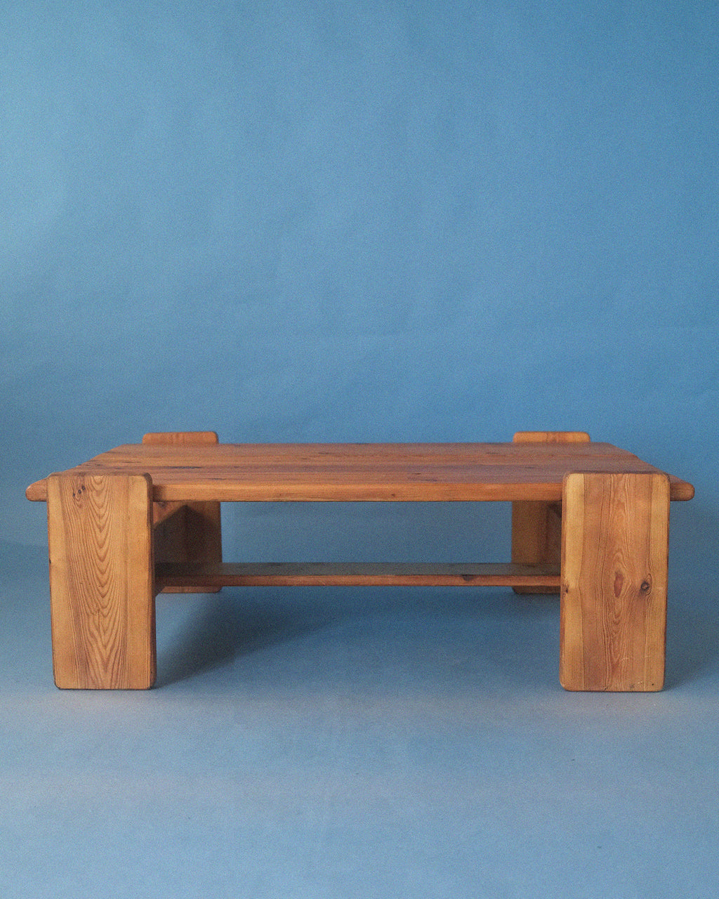 Brutalist solid pine coffee table [large]