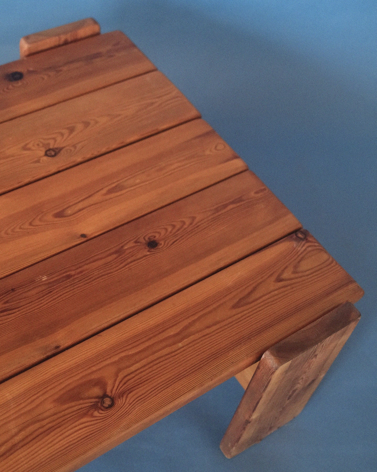 Brutalist solid pine coffee table [large]