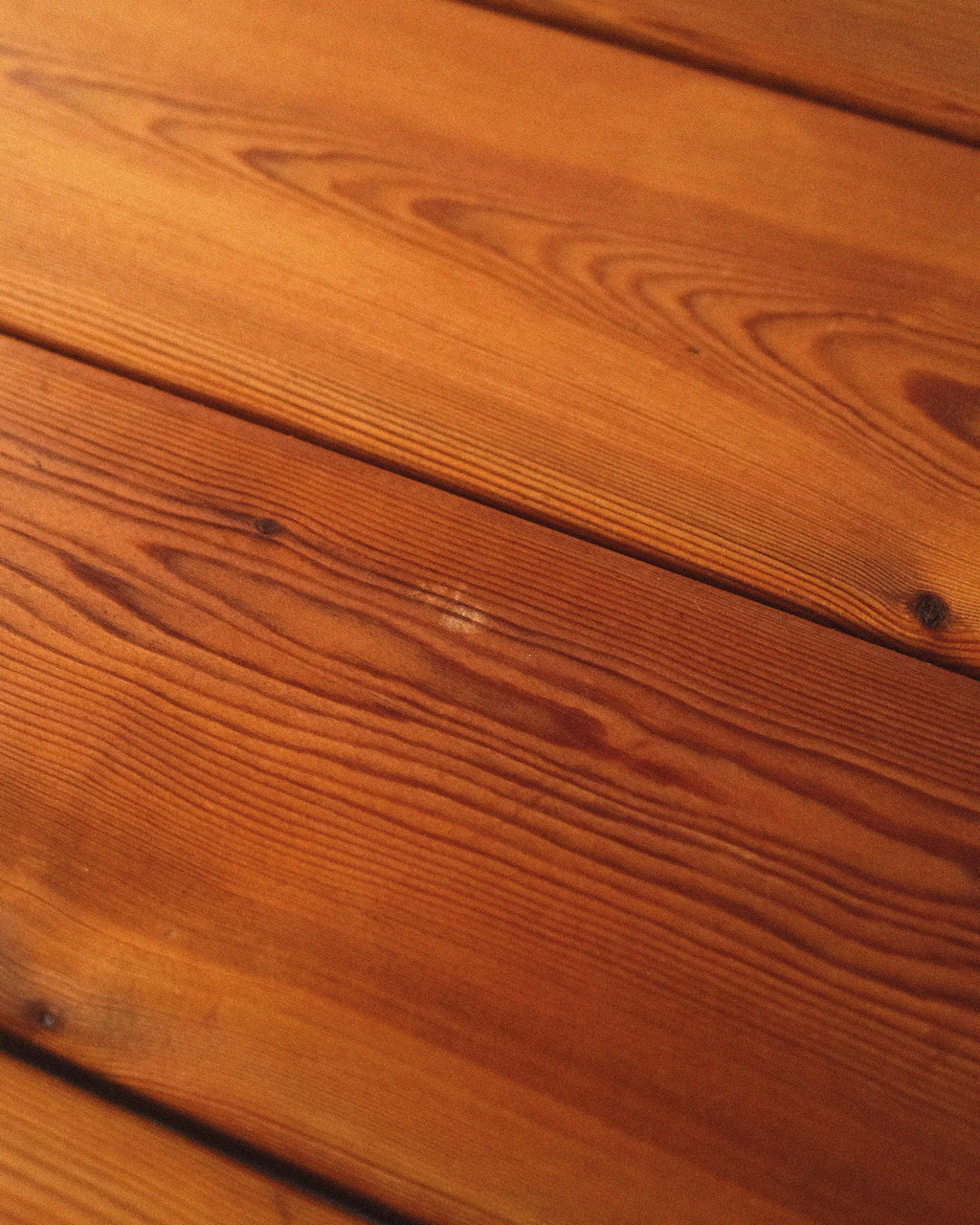 Brutalist solid pine coffee table [large]