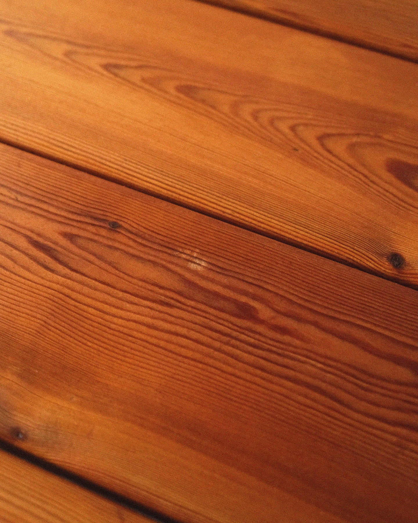 Brutalist solid pine coffee table [large]