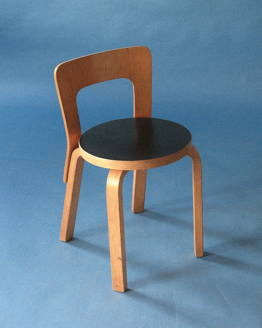 Chair 65 with black laminated seat, Alvar Aalto, Artek