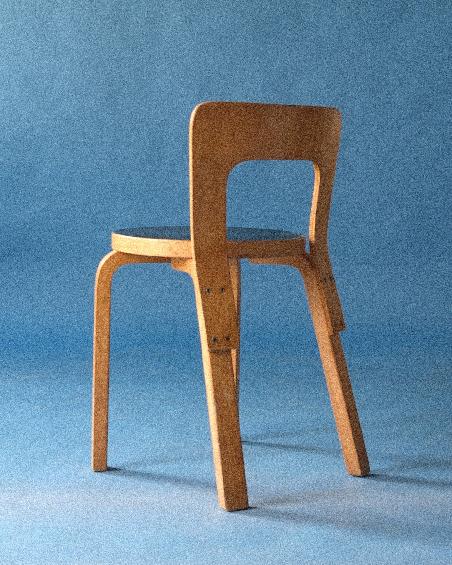 Chair 65 with black laminated seat, Alvar Aalto, Artek