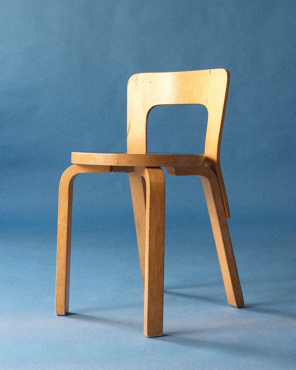 Chair 65 with black laminated seat, Alvar Aalto, Artek