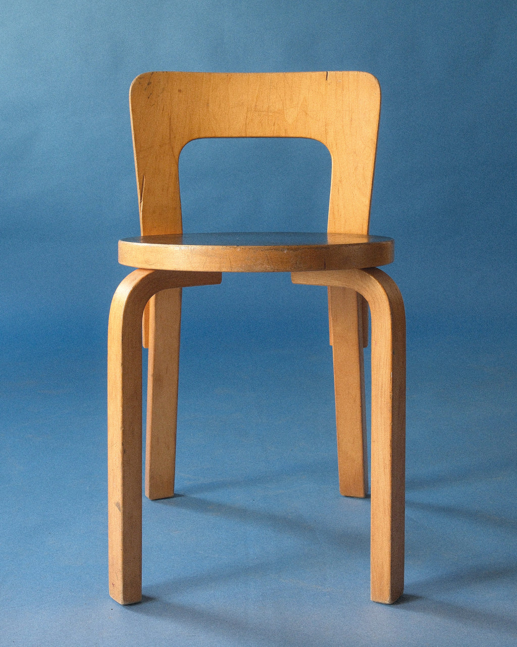 Chair 65 with black laminated seat, Alvar Aalto, Artek