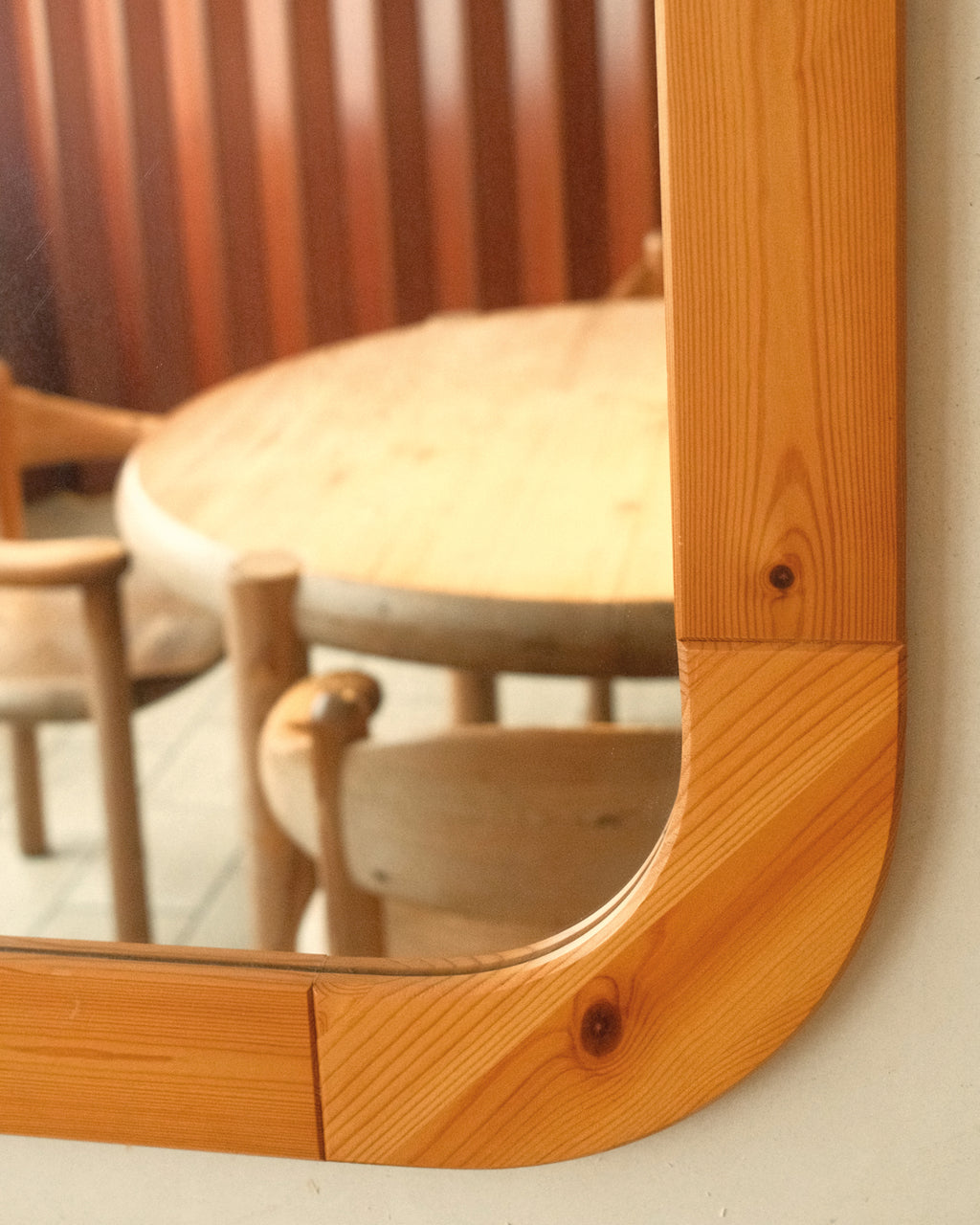 Rounded pine mirror [large]