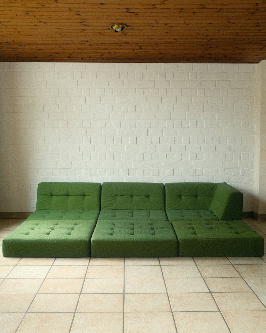 Modular sofa, in style of mah jong sofa