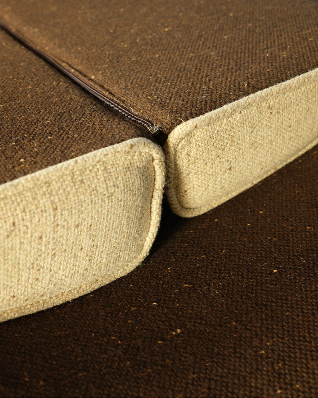 Two-seater sofa/sofa bed
