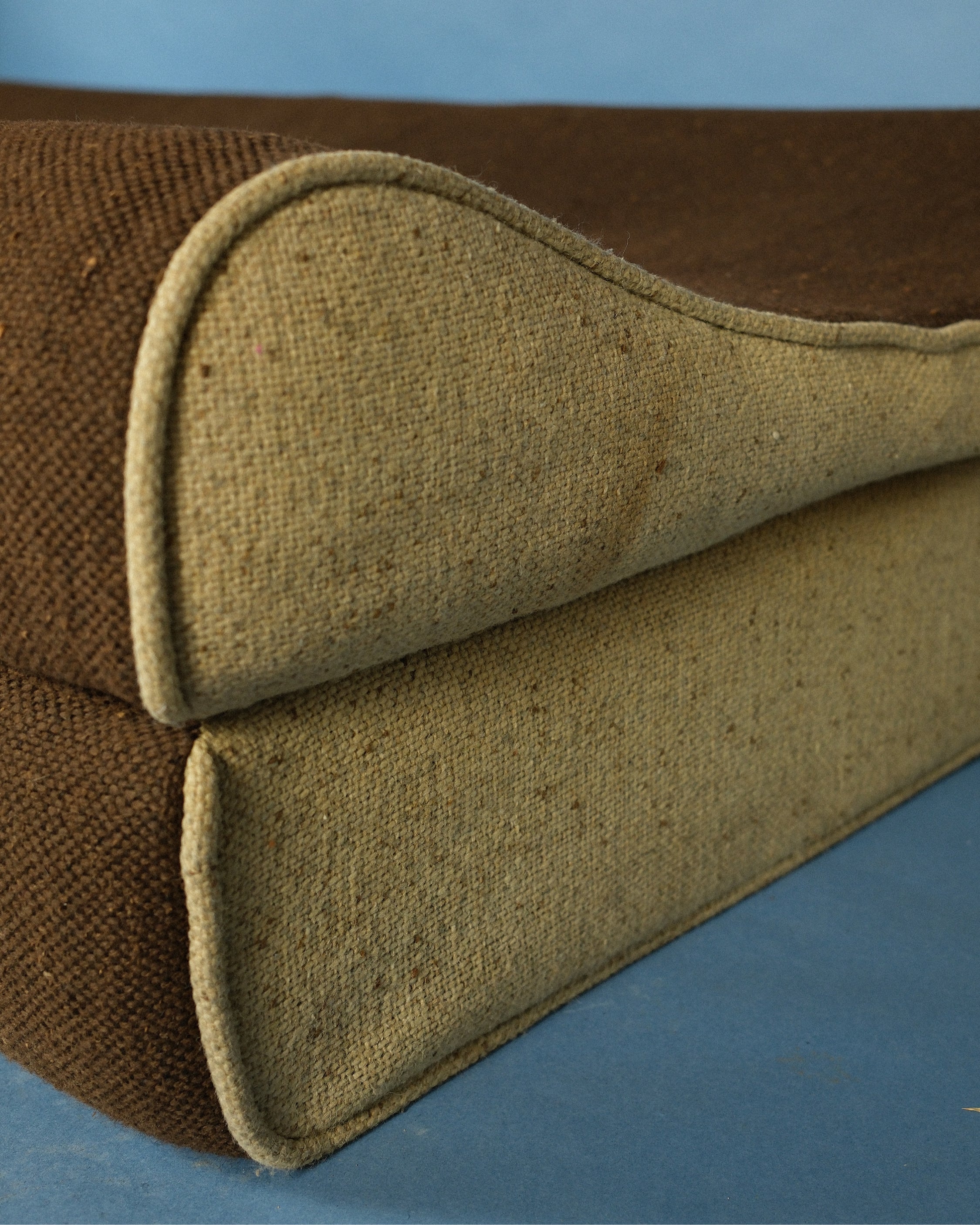Two-seater sofa/sofa bed