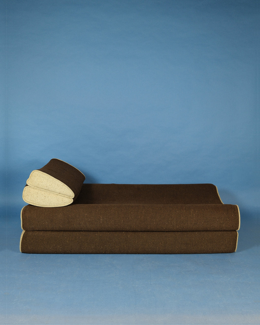 Two-seater sofa/sofa bed