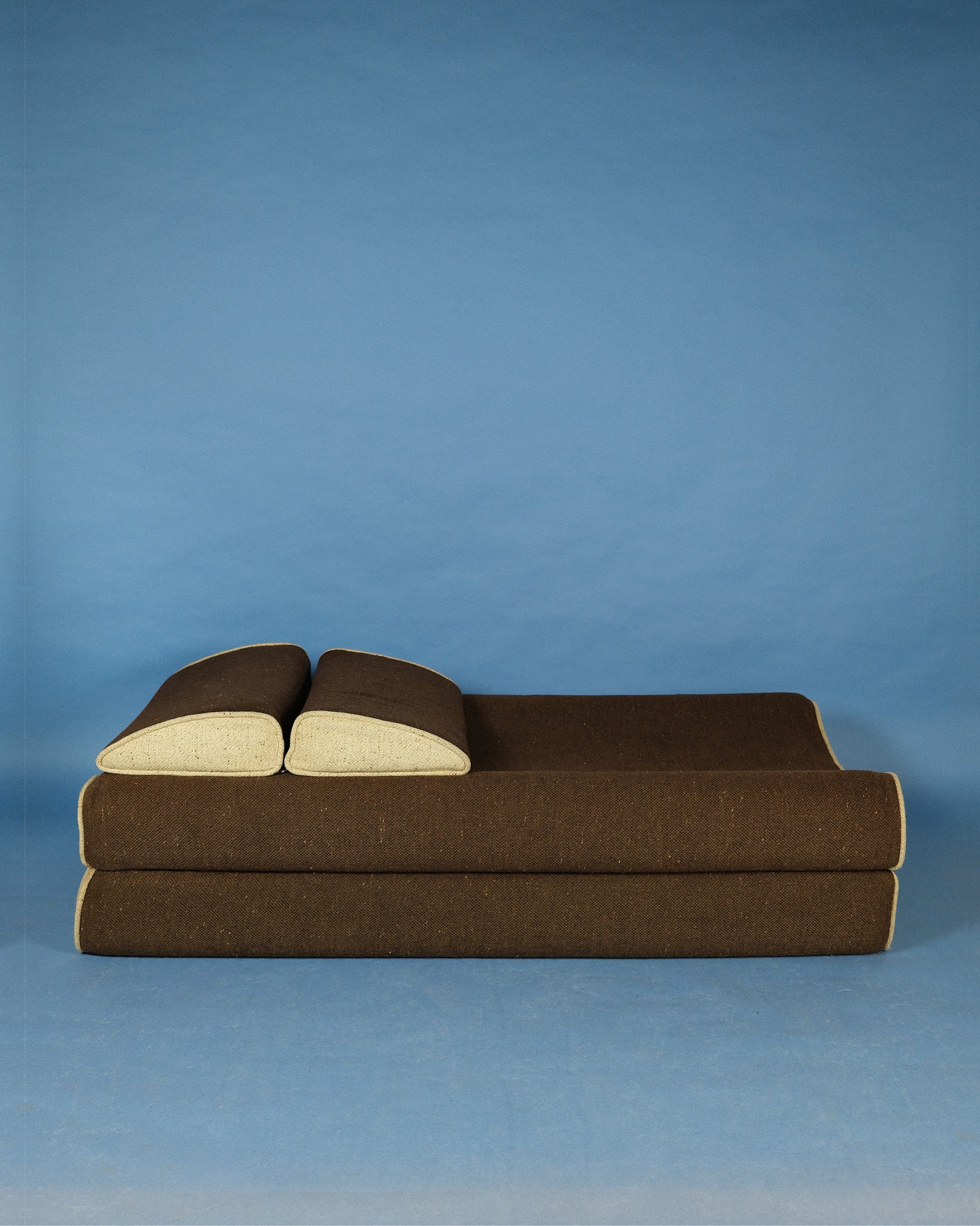 Two-seater sofa/sofa bed
