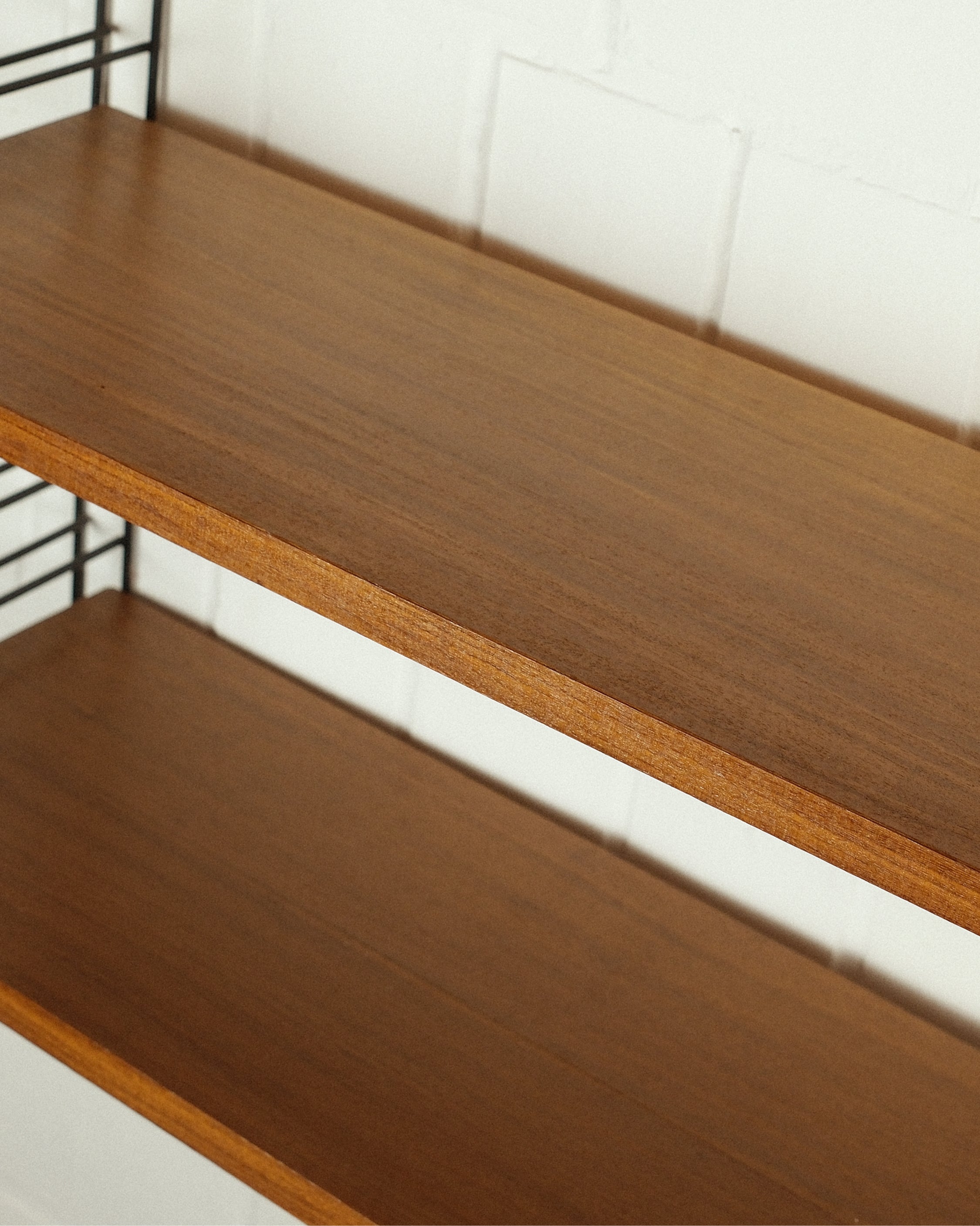 Wall rack, Adriaan Dekker⁠, Tomado