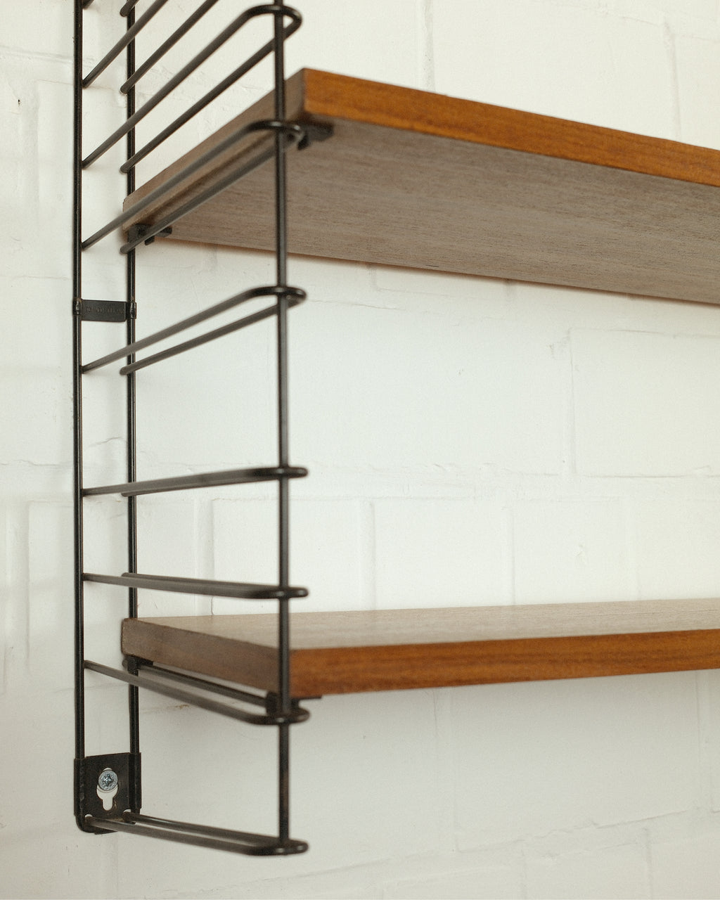 Wall rack, Adriaan Dekker⁠, Tomado
