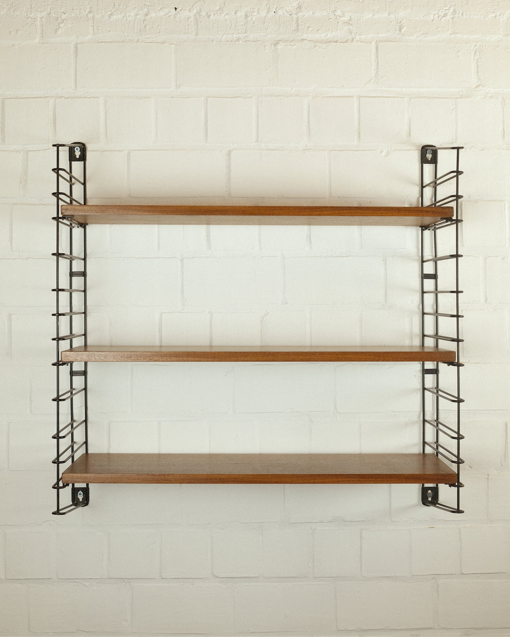 Wall rack, Adriaan Dekker⁠, Tomado