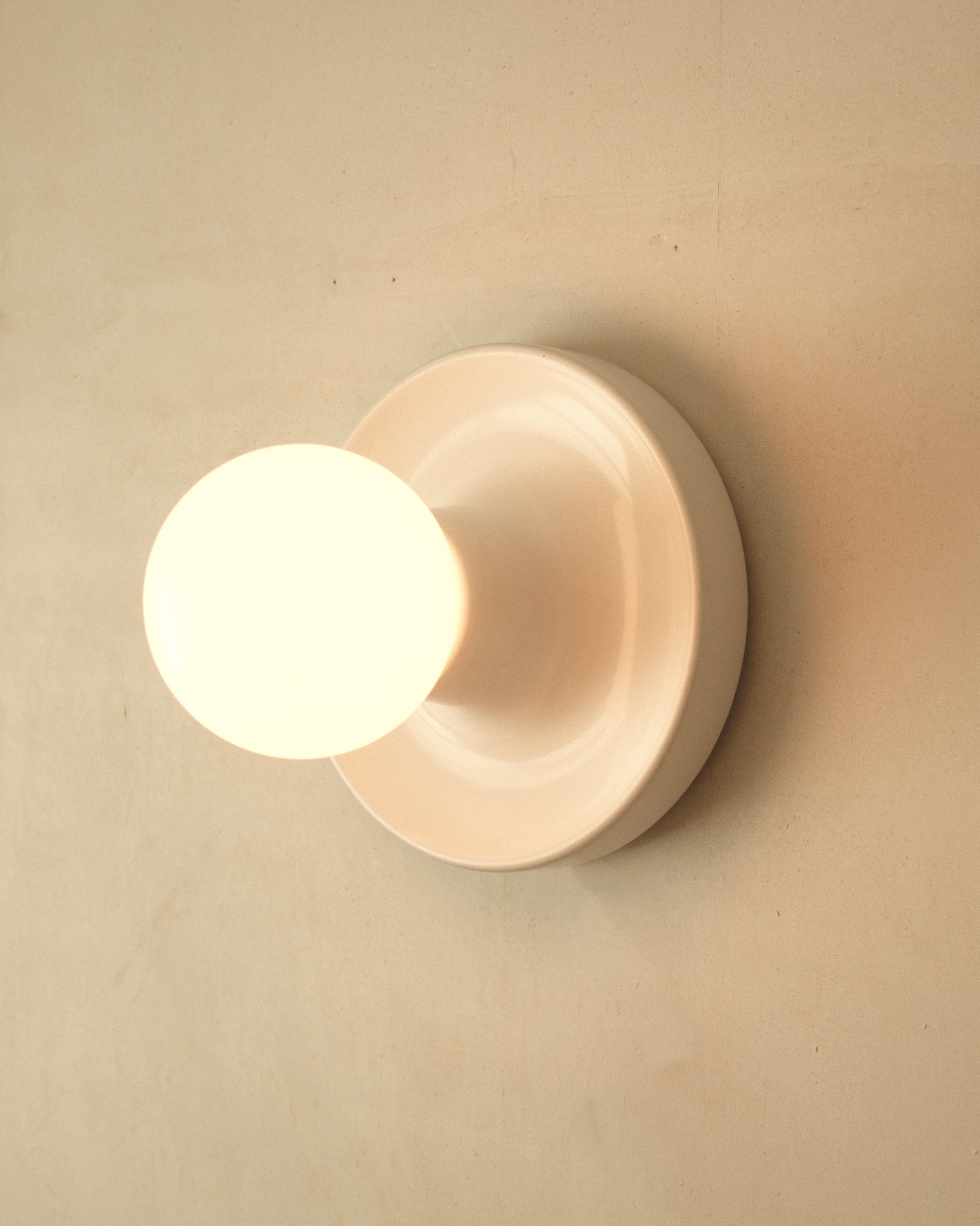 Wall/ceiling lamp