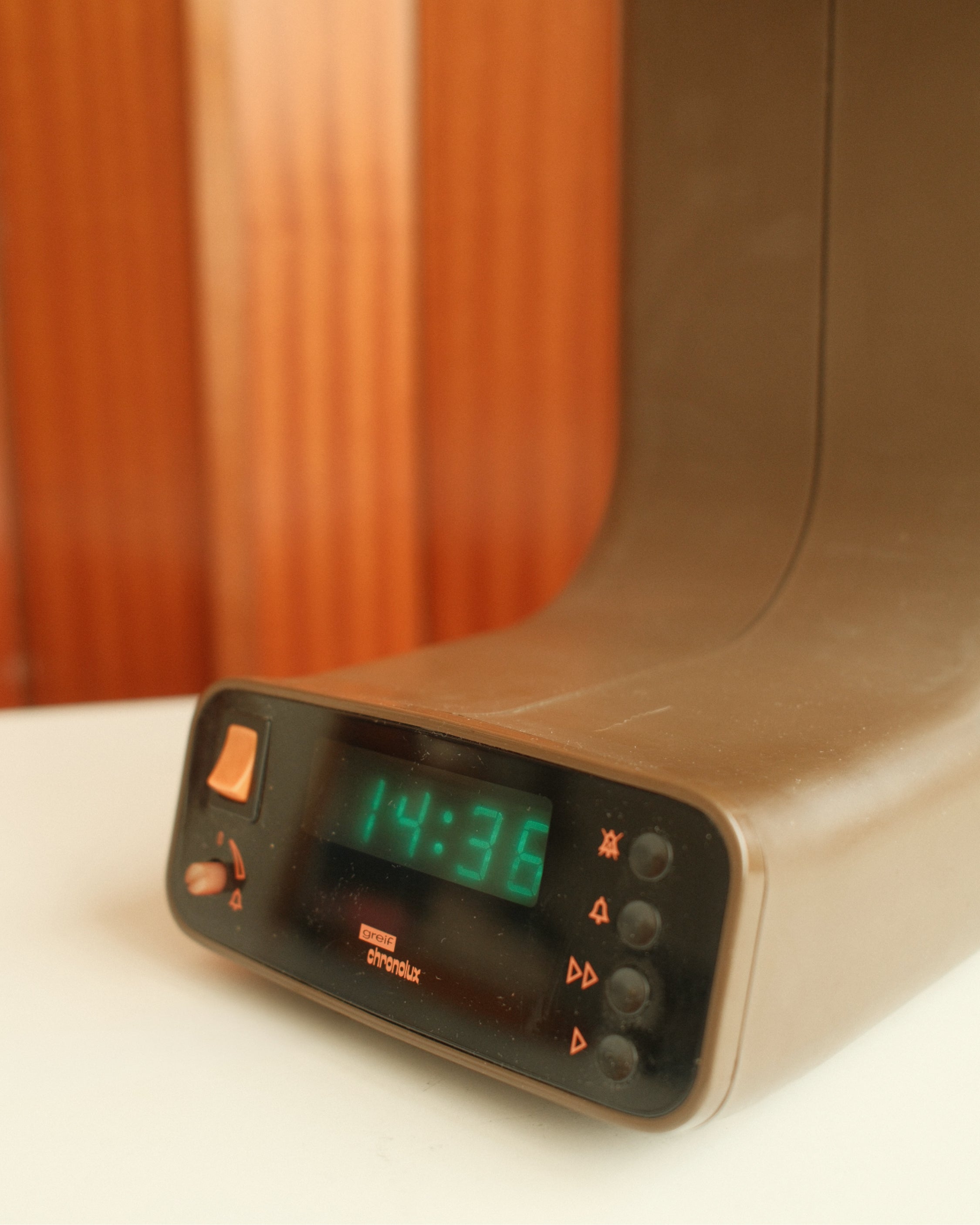 Alarm clock with lamp, Knox Design